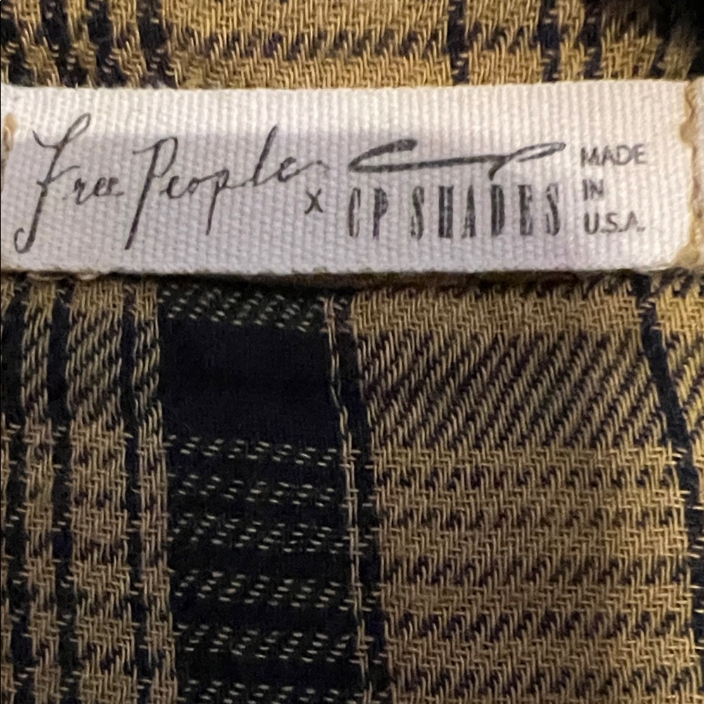 🤞 M GUC Free People x CP Shades crazy soft Plaid Button Down Shirt with POCKETS! - Picture 2 of 10
